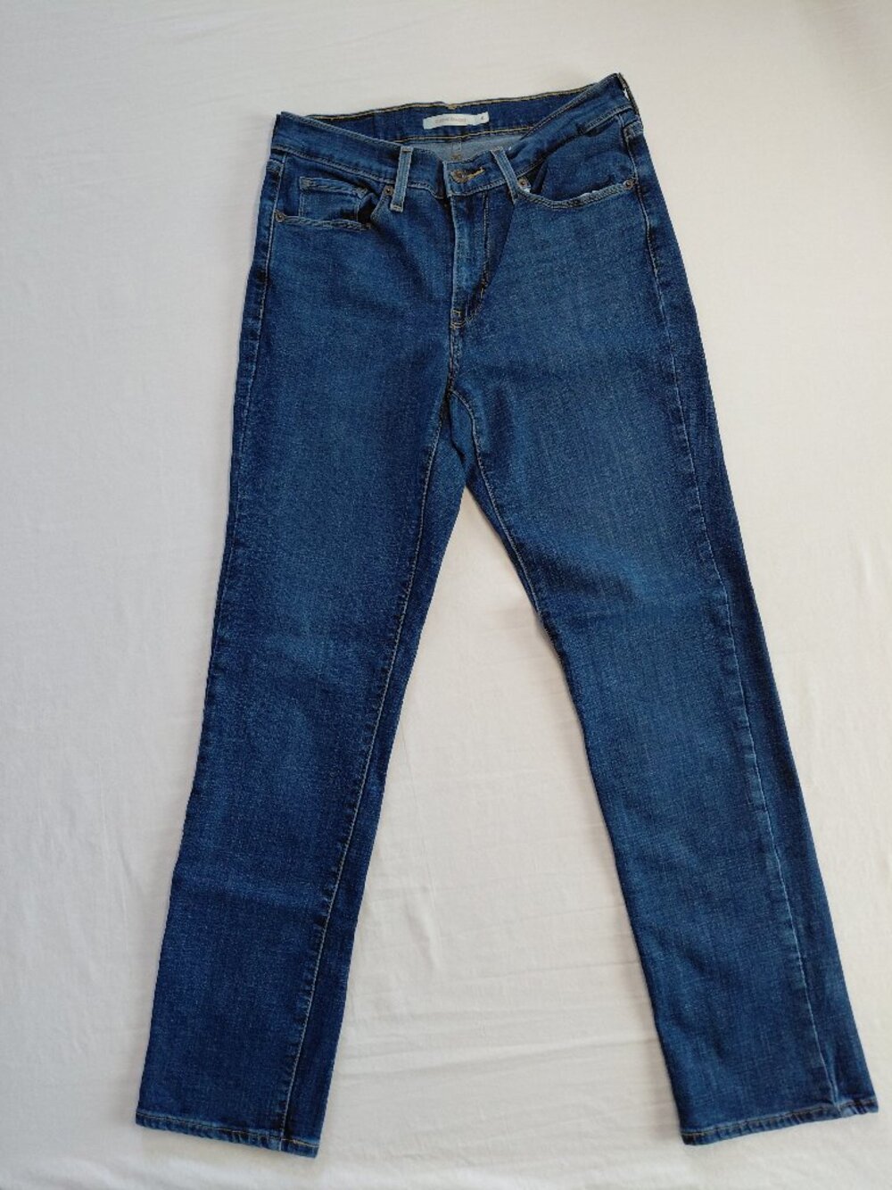 Levi's Size 4 Straight leg